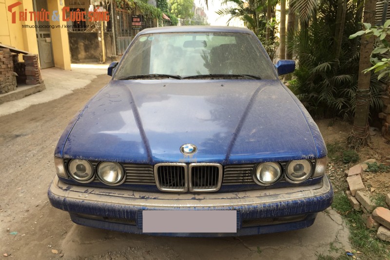 Xe sang BMW 730i phu bui, “bo xo” o via he Ha Noi-Hinh-2